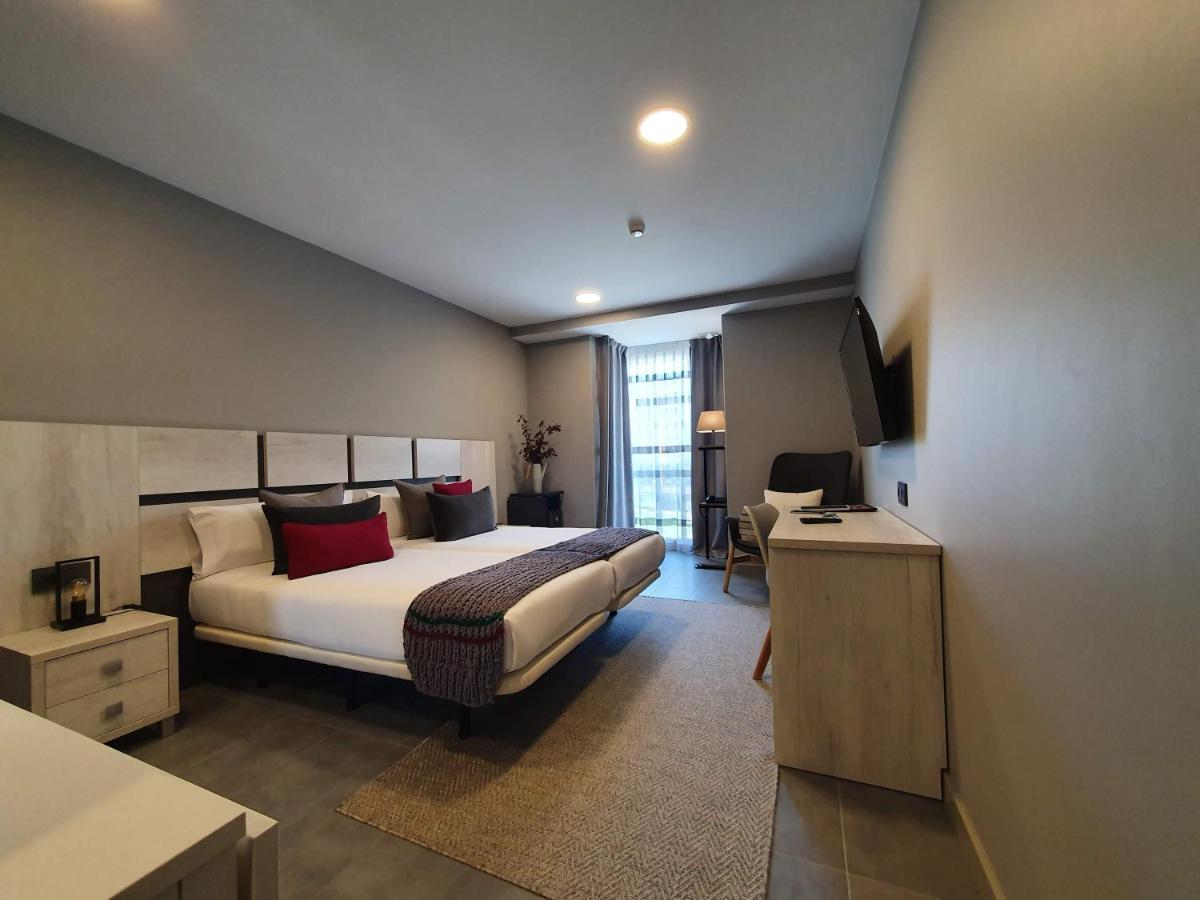 Apartahotel 5Dos5 Oviedo Kültér fotó