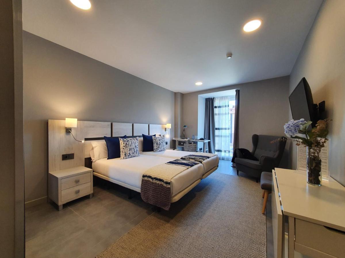Apartahotel 5Dos5 Oviedo Kültér fotó
