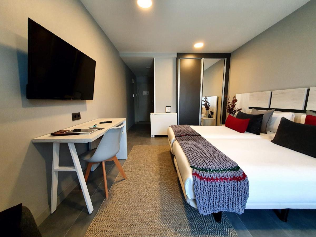 Apartahotel 5Dos5 Oviedo Kültér fotó