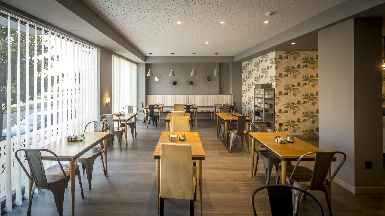 Apartahotel 5Dos5 Oviedo Kültér fotó