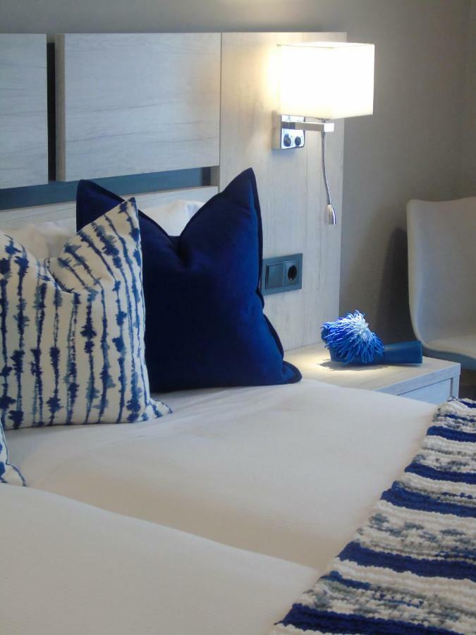 Apartahotel 5Dos5 Oviedo Kültér fotó