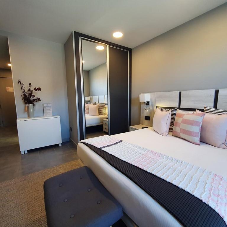 Apartahotel 5Dos5 Oviedo Kültér fotó